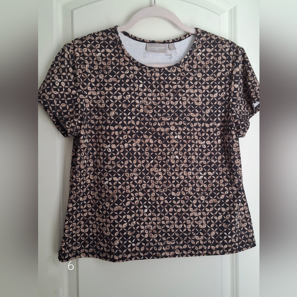Croft & barrow nordical print golden/black โ scoop neck short sleeve PL boho